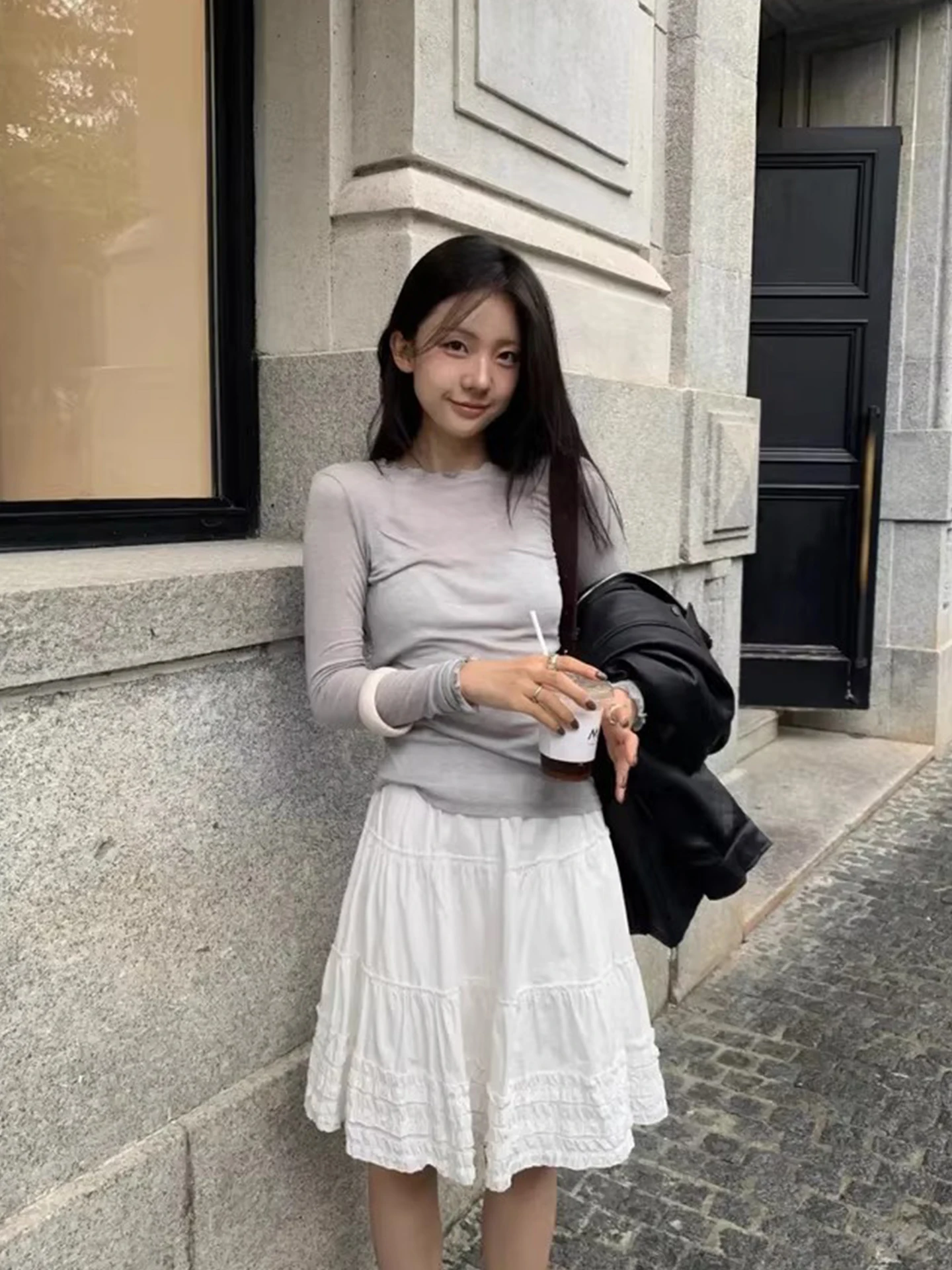 Стильная простая однотонная юбка миди с эластичной талией, женская весенняя новинка, юбка А-силуэта для повседневной носки, полиэстер
Стильная простая однотонная юбка миди с эластичной талией, женская весенняя новинка, юбка А-силуэта для повседневной носки, полиэстер