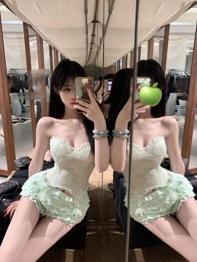 Sexy Lace Crop Top And High Waist Short Skirt Two Piece Set for Young Women Breathable Light Weight Floral Patterned Summer N...
Sexy Lace Crop Top And High Waist Short Skirt Two Piece Set for Young Women Breathable Light Weight Floral Patterned Summer N...