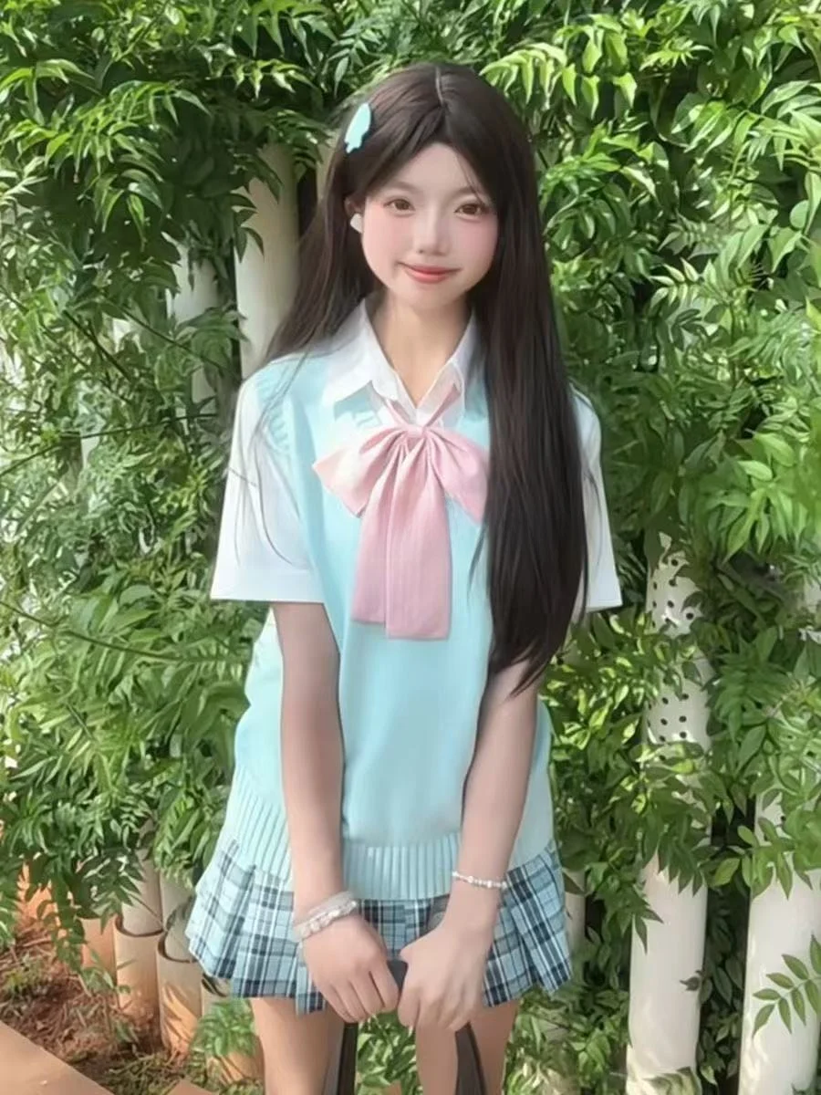 Original Japanese Style JK Uniform Vest And Skirt Set Women's College Style Fashion Ensemble Short Sleeve Neck Four Piec...
Original Japanese Style JK Uniform Vest And Skirt Set Women's College Style Fashion Ensemble Short Sleeve Neck Four Piec...