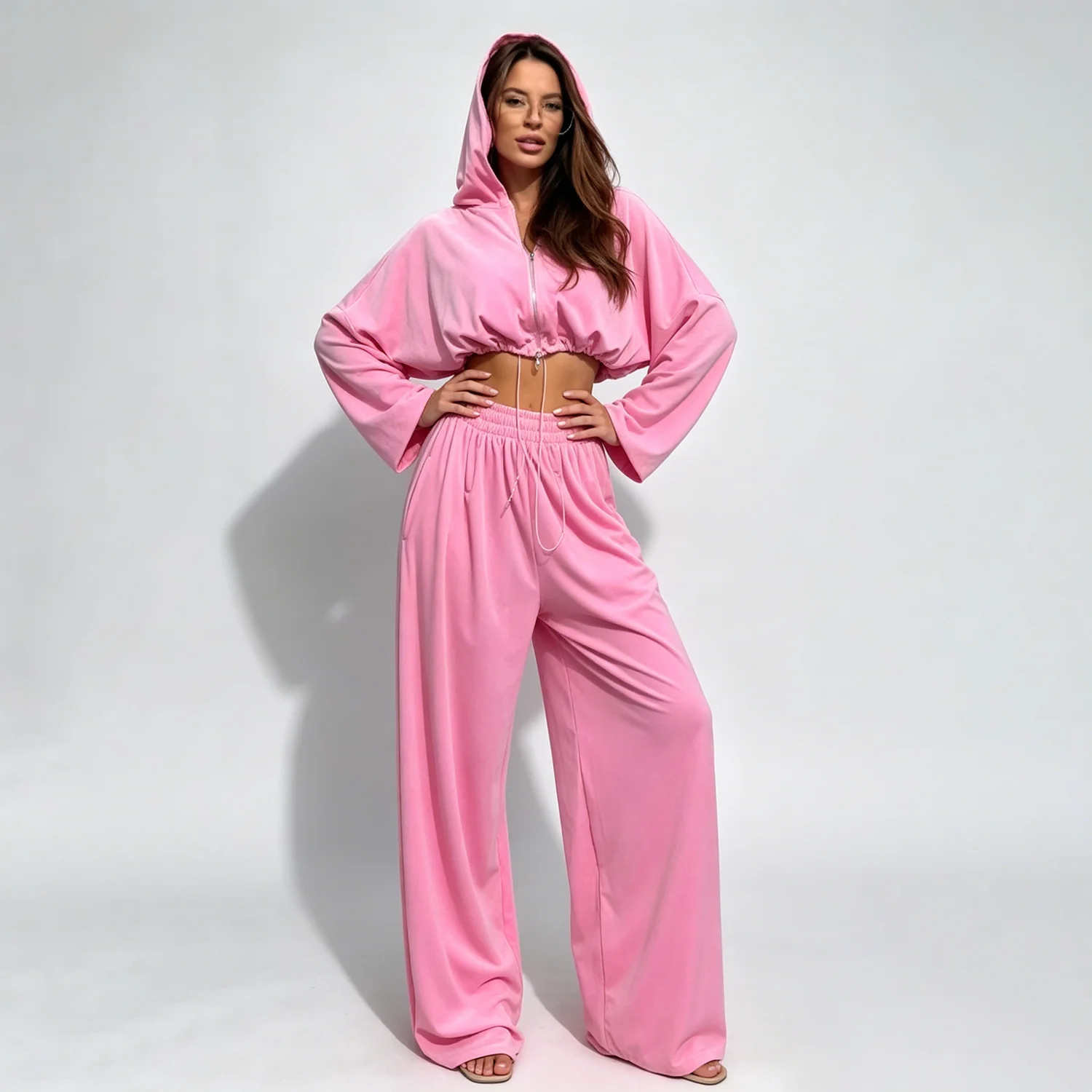 LIMO Women's Cropped Hoodie & Wide Leg Pants 2-Piece Tracksuit
LIMO Women's Cropped Hoodie & Wide Leg Pants 2-Piece Tracksuit