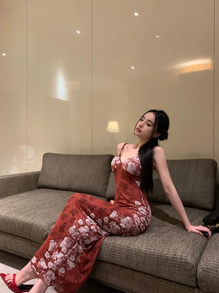 Printed V-neck Suspender Dress For Women's Summer Slim Fit Backless Long Dress Red Waistband A-line Maxi Dress
Printed V-neck Suspender Dress For Women's Summer Slim Fit Backless Long Dress Red Waistband A-line Maxi Dress