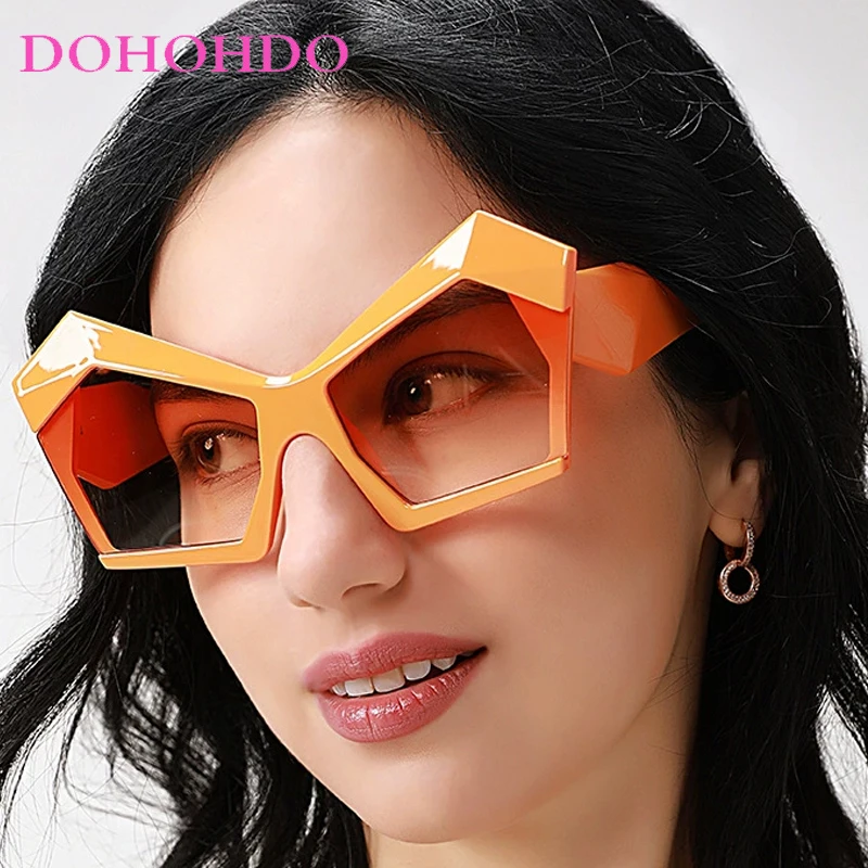 New Luxury Fashion Oversized Irregular Y2K Cat Eye Sunglasses Women 2025 Brand Designer Punk Big Frame Glasses Men Shades UV400
New Luxury Fashion Oversized Irregular Y2K Cat Eye Sunglasses Women 2025 Brand Designer Punk Big Frame Glasses Men Shades UV400