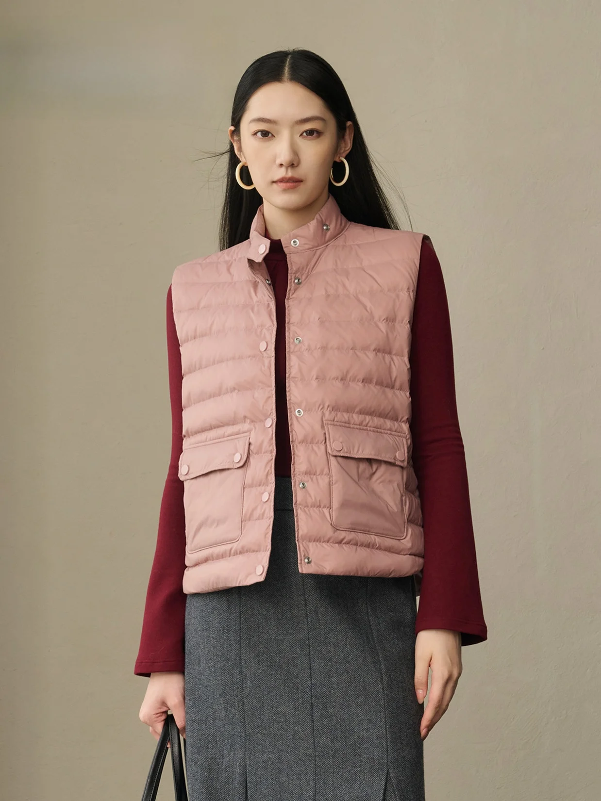 Ele White Goose down Jaet Quilted Vest Lightweight Warm Office Wear Windproof 3D Design Button ket Ladies Faion
Ele White Goose down Jaet Quilted Vest Lightweight Warm Office Wear Windproof 3D Design Button ket Ladies Faion