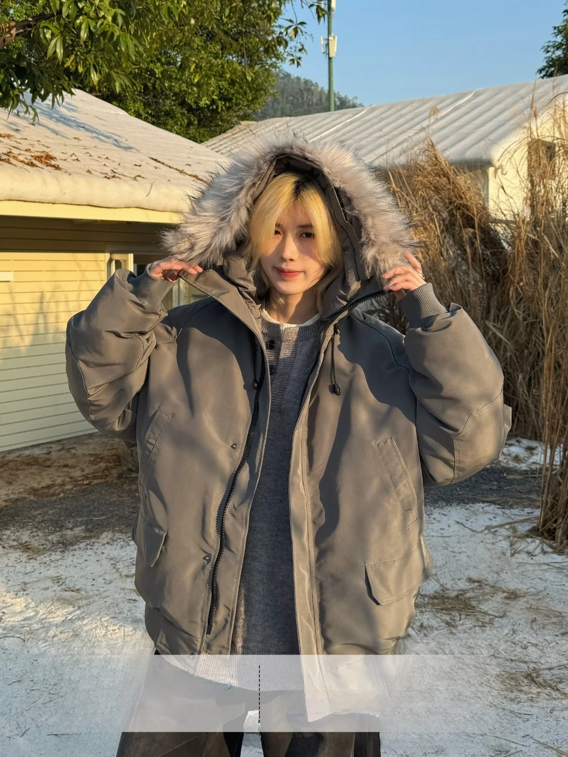 Утепленная парка оверсайз с меховым воротником для мужчин и женщин, уличная хлопковая куртка, теплая и удобная зимняя одежда
Утепленная парка оверсайз с меховым воротником для мужчин и женщин, уличная хлопковая куртка, теплая и удобная зимняя одежда