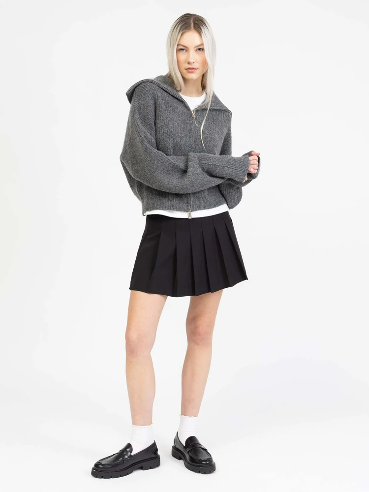 Casual Striped Knitted Cardigan Women Chic Wide Lapel Long Sleeve Short Zipper Cardigans 2026 Lady Spring Commute Daily Sweater
Casual Striped Knitted Cardigan Women Chic Wide Lapel Long Sleeve Short Zipper Cardigans 2026 Lady Spring Commute Daily Sweater