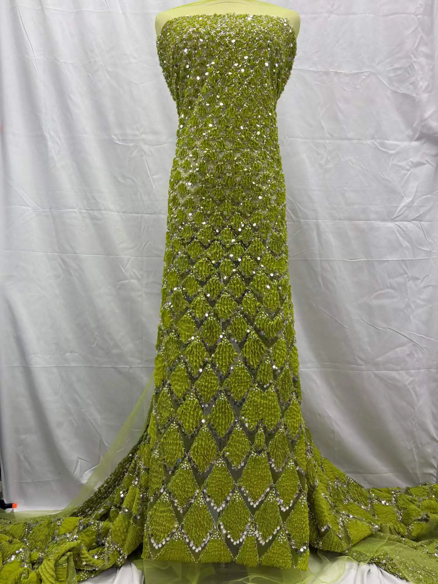African Beaded Lace Fabric 2026 High Quality French Mesh Elegant Beaded Decoration Nigerian Bridal Party Dress Fabric
African Beaded Lace Fabric 2026 High Quality French Mesh Elegant Beaded Decoration Nigerian Bridal Party Dress Fabric