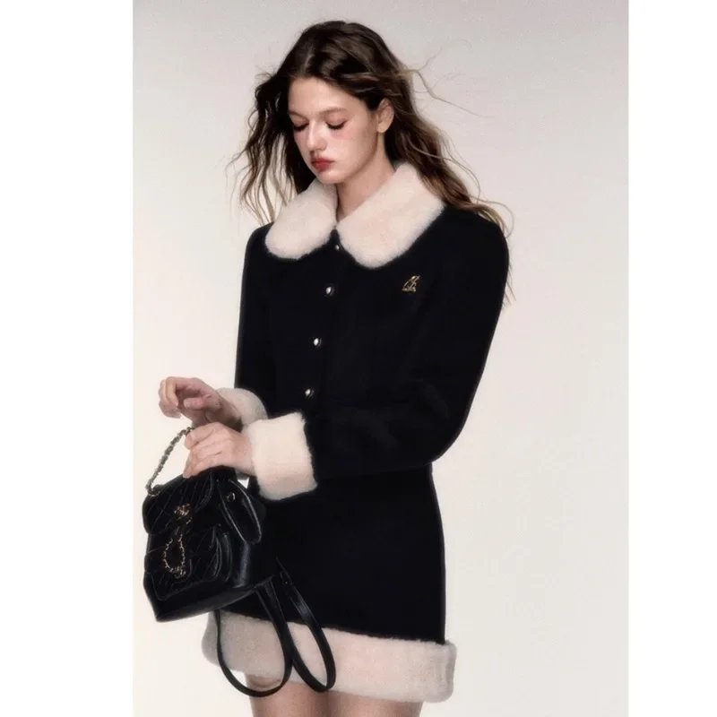 French Fashion Gentle Woolen Collar Coat for Women's Autumn and Winter New Black Woolen Half Skirt Set of Two Female Clothing
French Fashion Gentle Woolen Collar Coat for Women's Autumn and Winter New Black Woolen Half Skirt Set of Two Female Clothing