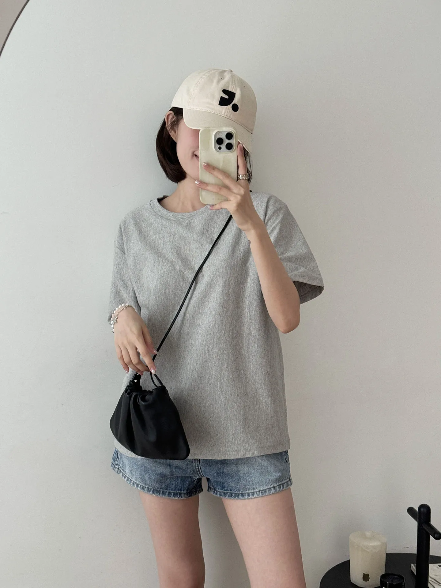 Fish Buy Classic Women's Embroidered Loose Fit round Neck Short Sleeve T-Shirt Grey White Cotton Casual Style Spring Season
Fish Buy Classic Women's Embroidered Loose Fit round Neck Short Sleeve T-Shirt Grey White Cotton Casual Style Spring Season