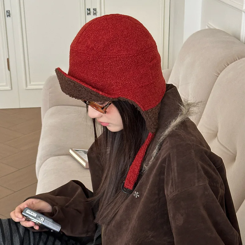 Двусторонние шерстяные кепки в клетку контрастного цвета в стиле ретро для мужчин и женщин, зимние теплые универсальные шапки-бомберы для верховой езды на открытом воздухе
Двусторонние шерстяные кепки в клетку контрастного цвета в стиле ретро для мужчин и женщин, зимние теплые универсальные шапки-бомберы для верховой езды на открытом воздухе