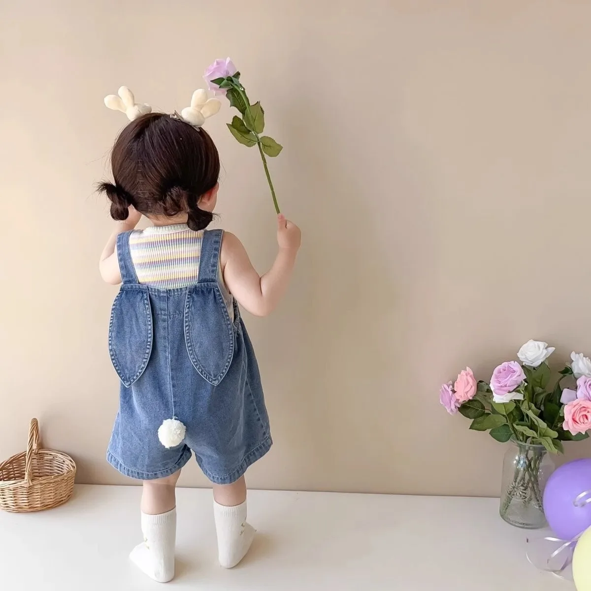 2026 Summer New Cute Little Girls Rabbit Overalls Children Loose Denim Overalls Fashion Girls Strap Shorts Kids Casual Clothes
2026 Summer New Cute Little Girls Rabbit Overalls Children Loose Denim Overalls Fashion Girls Strap Shorts Kids Casual Clothes