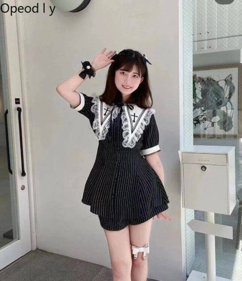 Y2k Subculture Mass-produced Japanese Original Lolita Suit Gothic Style Dark Loli Girl High Waist and Thin Shorts Suit
Y2k Subculture Mass-produced Japanese Original Lolita Suit Gothic Style Dark Loli Girl High Waist and Thin Shorts Suit