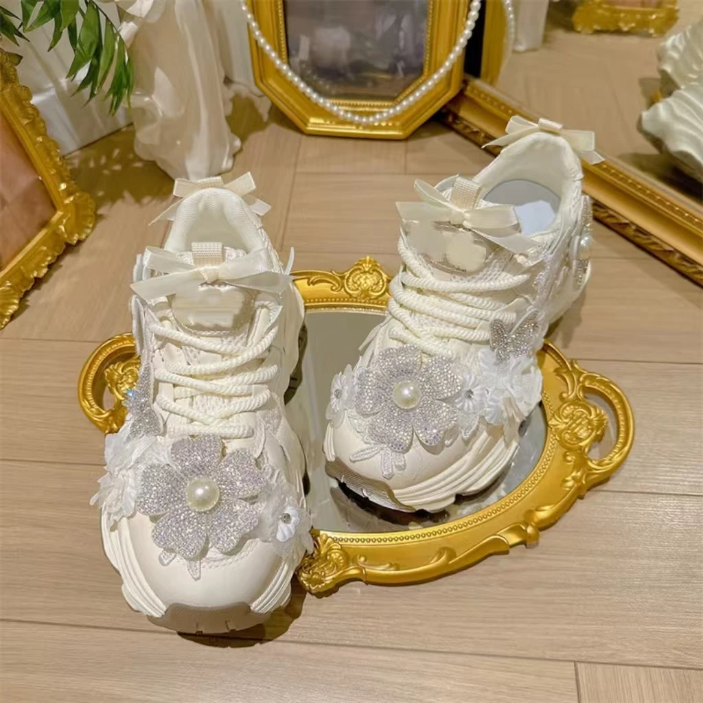 Luxury rhinestone three-dimensional flower lace casual shoes handmade thick sole low top sports shoes 35-39
Luxury rhinestone three-dimensional flower lace casual shoes handmade thick sole low top sports shoes 35-39