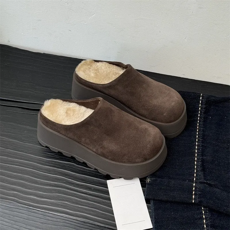 French Thick Bottom Baotou Slippers Ultra Hot Women 2025 Win Korean Style Flat Bottom Rubber Sole Other Upper Material
French Thick Bottom Baotou Slippers Ultra Hot Women 2025 Win Korean Style Flat Bottom Rubber Sole Other Upper Material
