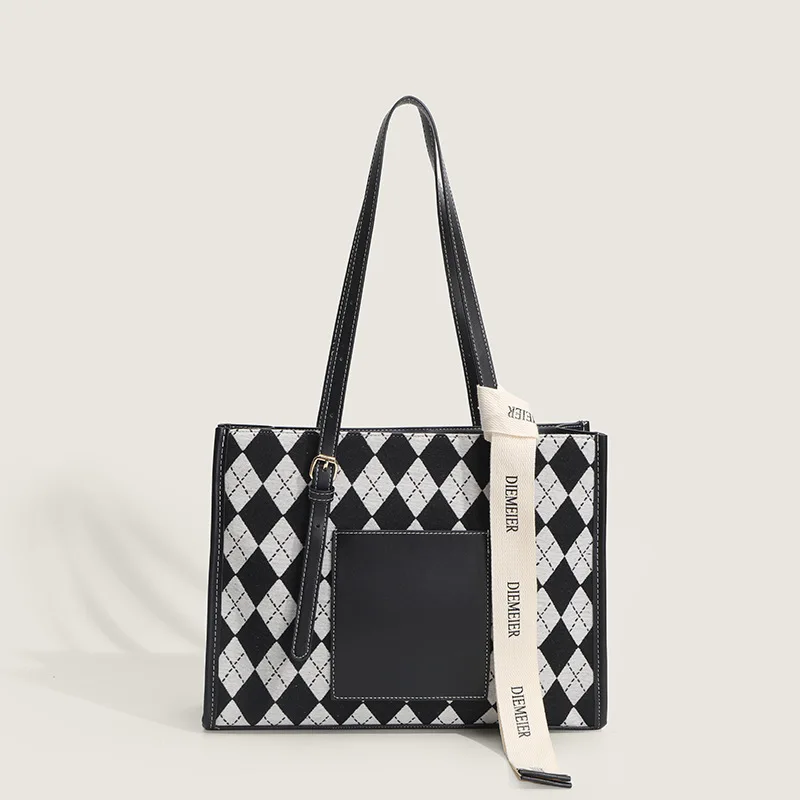 Commuting Underarm Bag for Women with Large Capacity 2024 New Minimalist Tote Bag Female Fashionable Shoulder Bag
Commuting Underarm Bag for Women with Large Capacity 2024 New Minimalist Tote Bag Female Fashionable Shoulder Bag