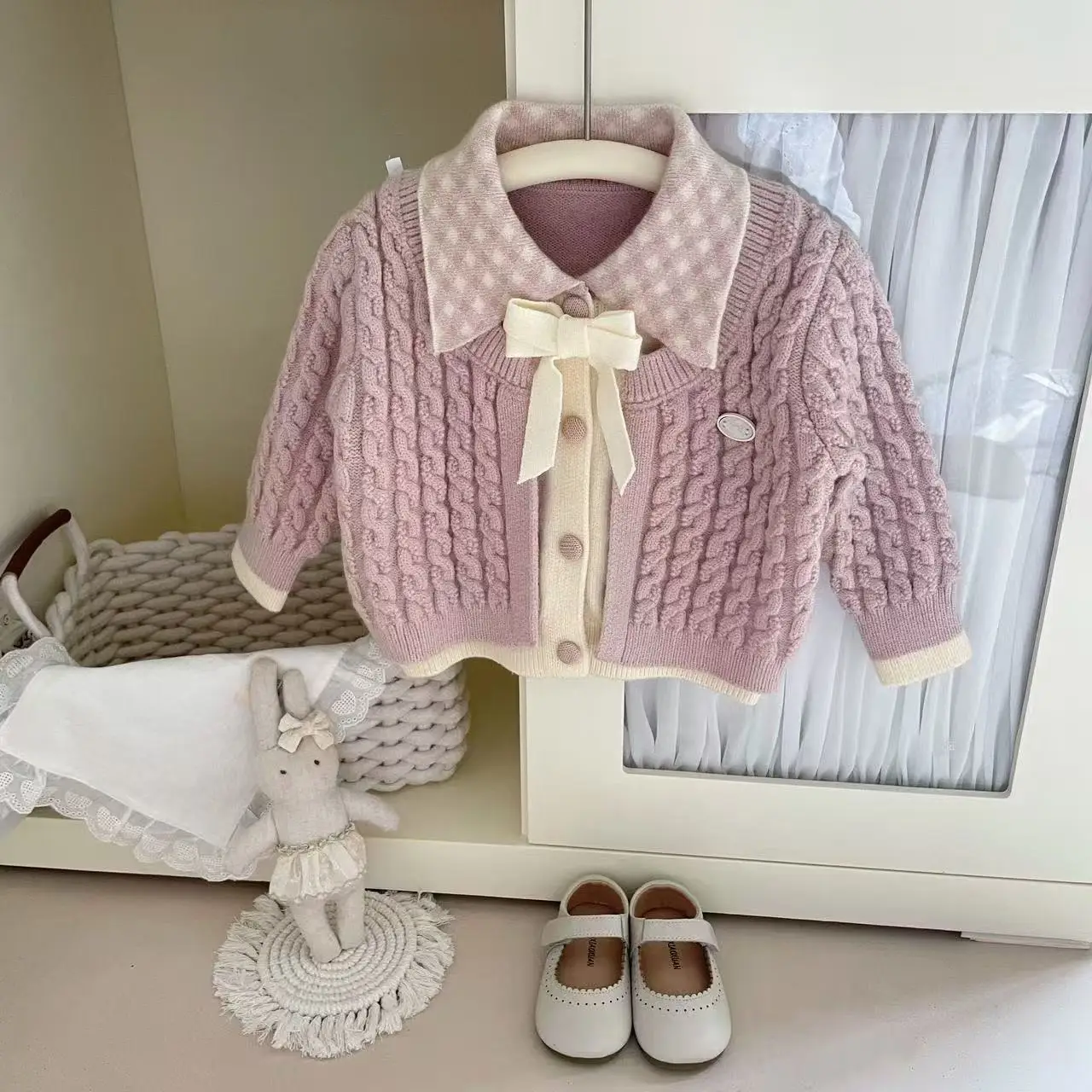 Baby Girl Cardigan Sweater Spring and Autumn Children's Knitted Top Western Style Sweater Jacket Kids Sweater
Baby Girl Cardigan Sweater Spring and Autumn Children's Knitted Top Western Style Sweater Jacket Kids Sweater