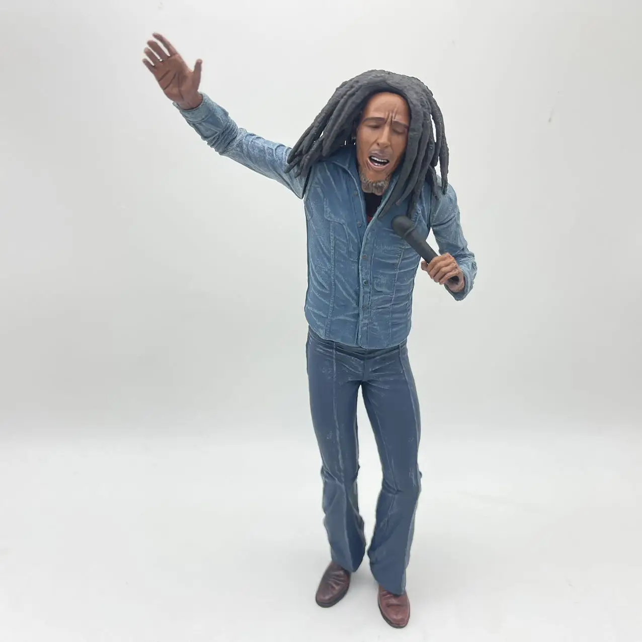 Пятно регги, музыка, пионер Марли, модная фигурка, модель, модное украшение для рабочего стола, любимый предмет для фанатов, подарок-сюрприз
Пятно регги, музыка, пионер Марли, модная фигурка, модель, модное украшение для рабочего стола, любимый предмет для фанатов, подарок-сюрприз