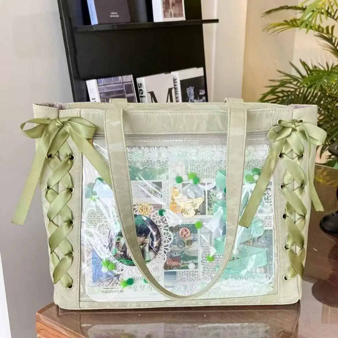 Japanese Pain Bag Ribbon Cute Handbag Large Capacity Transparent One Shoulder Tote Bags
Japanese Pain Bag Ribbon Cute Handbag Large Capacity Transparent One Shoulder Tote Bags