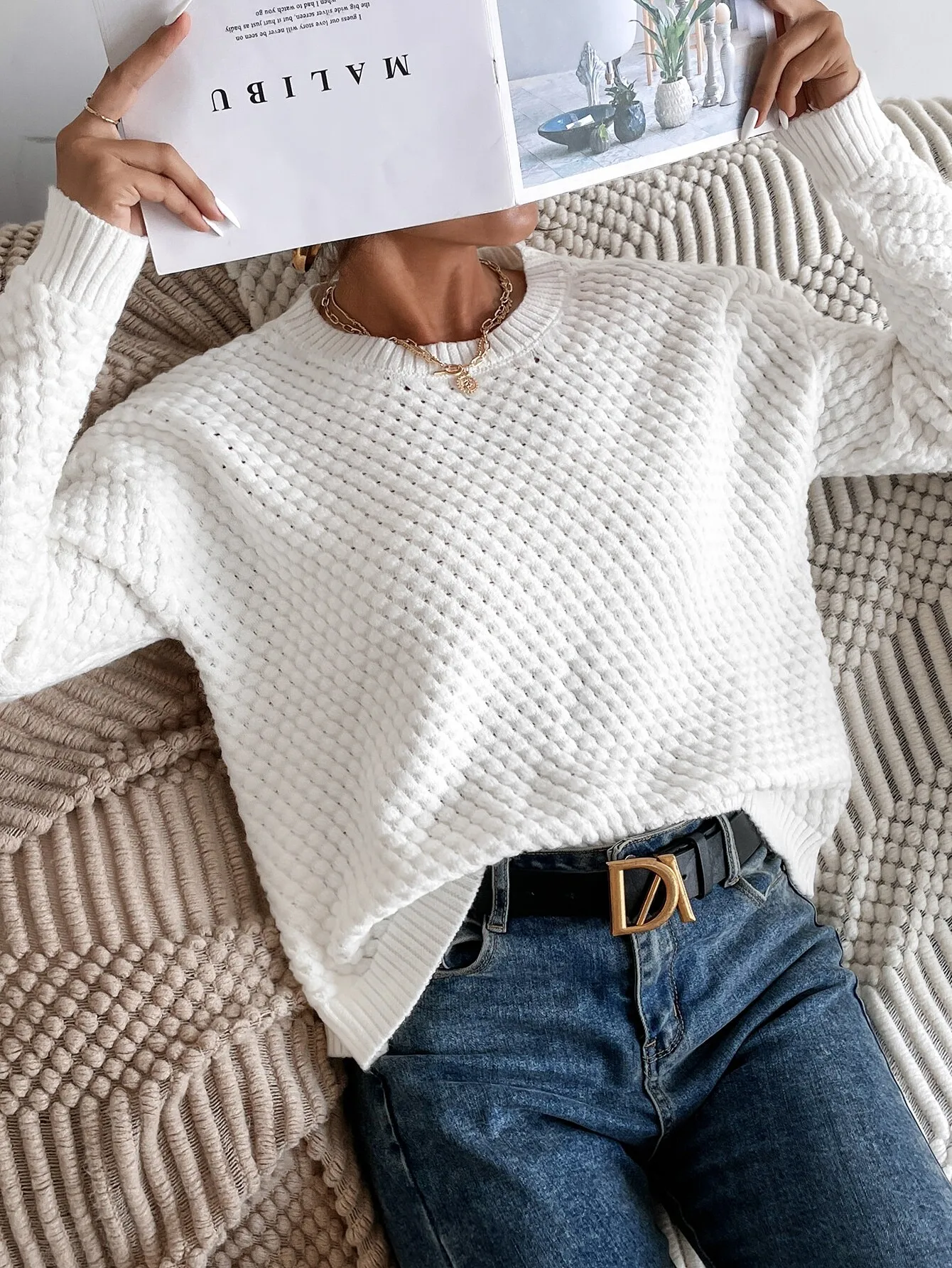 White Chunky Knit Drop Shoulder Crew Neck Sweater, Long Sleeve Casual Pullover for Fall Winter
White Chunky Knit Drop Shoulder Crew Neck Sweater, Long Sleeve Casual Pullover for Fall Winter