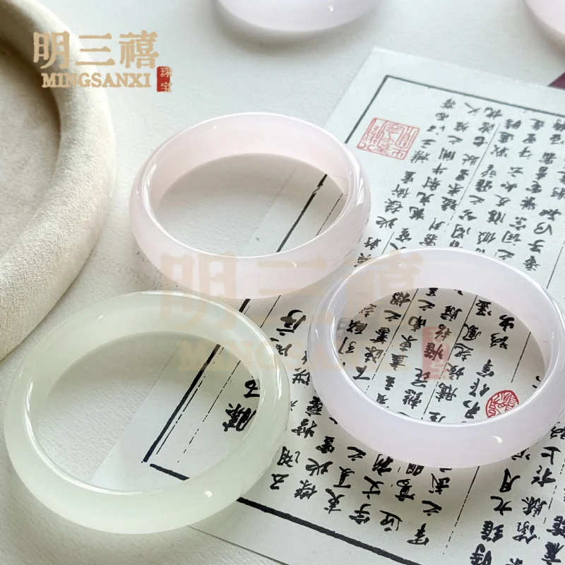 Agate high-transparency bracelet made of foreign material, white moonlight lychee jelly flat bar imperial purple chalcedony, new
Agate high-transparency bracelet made of foreign material, white moonlight lychee jelly flat bar imperial purple chalcedony, new