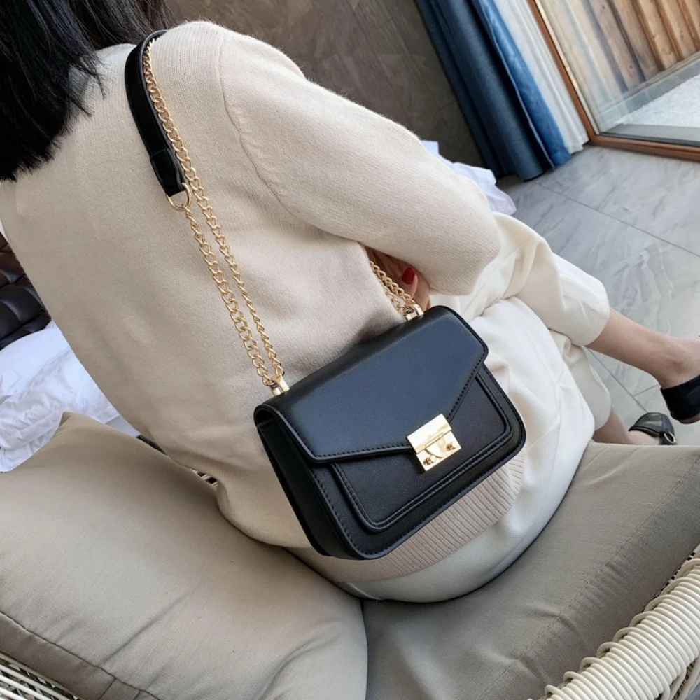 Vintage crossbody bag chain single inter bag new small bag hundreds of money documents cell phone small square bags
Vintage crossbody bag chain single inter bag new small bag hundreds of money documents cell phone small square bags