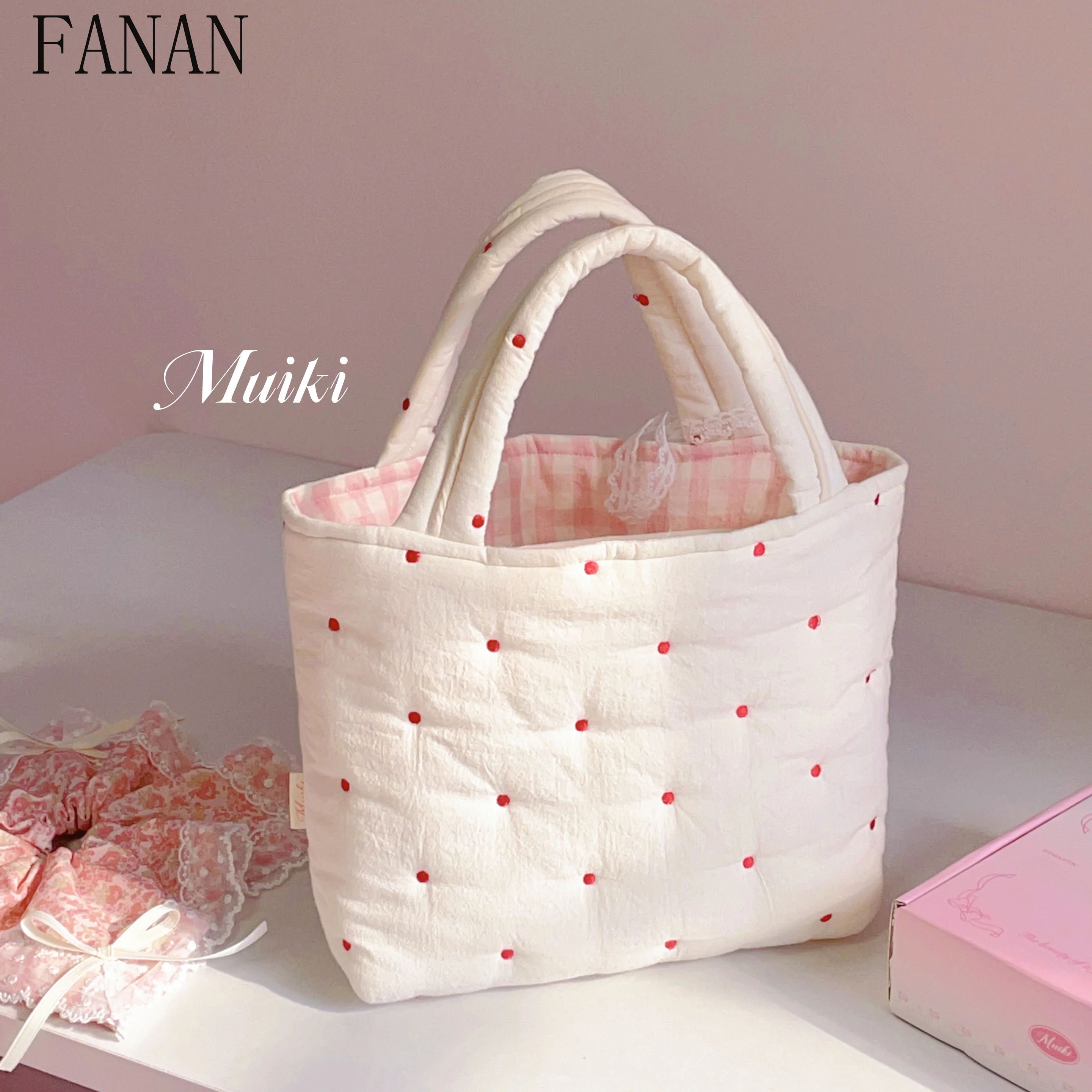 Top-Handle Bags Elegant Fashion Polka Dot Tote Bag for Women Sweet and Cute Ladies Handbags 2025 New Casual Handbag
Top-Handle Bags Elegant Fashion Polka Dot Tote Bag for Women Sweet and Cute Ladies Handbags 2025 New Casual Handbag
