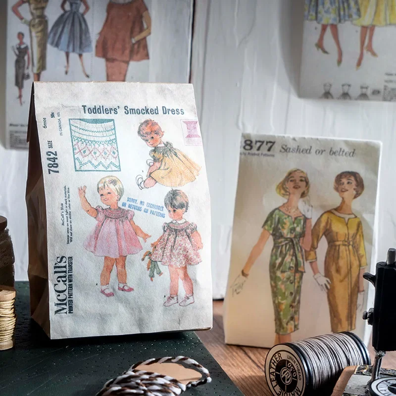 50Pieces Retro Material Paper Clothing An Illustrated Handbook Figure Clothing Notebook Writing Pack Pads Scrapbook 140*100MM
50Pieces Retro Material Paper Clothing An Illustrated Handbook Figure Clothing Notebook Writing Pack Pads Scrapbook 140*100MM
