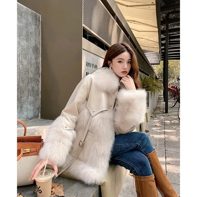 Winter Women's Leather Jacket With Real Fox Fur Collar Trim Natural Rabbit Skin With Rabbit Fur Coats Short Style Female
Winter Women's Leather Jacket With Real Fox Fur Collar Trim Natural Rabbit Skin With Rabbit Fur Coats Short Style Female