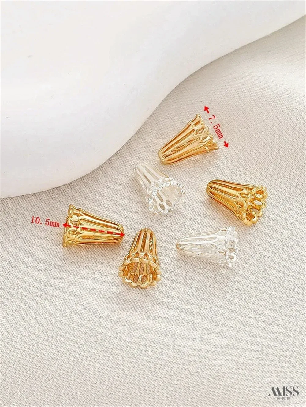14K Gold-wrapped Hollow Horn Flower Holder Through Hole Bell Bead Holder Fringed Hat Holder DIY Handmade Jewelry Accessories
14K Gold-wrapped Hollow Horn Flower Holder Through Hole Bell Bead Holder Fringed Hat Holder DIY Handmade Jewelry Accessories