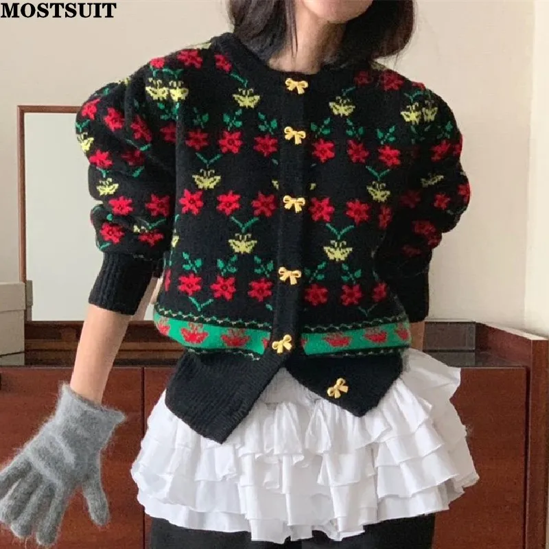 Korean Cardigan Sweater Women Flower Jacquard Long Sleeve O-neck Tops Jumpers 2025 Spring Vintage Elegant Fashion Knitwear
Korean Cardigan Sweater Women Flower Jacquard Long Sleeve O-neck Tops Jumpers 2025 Spring Vintage Elegant Fashion Knitwear