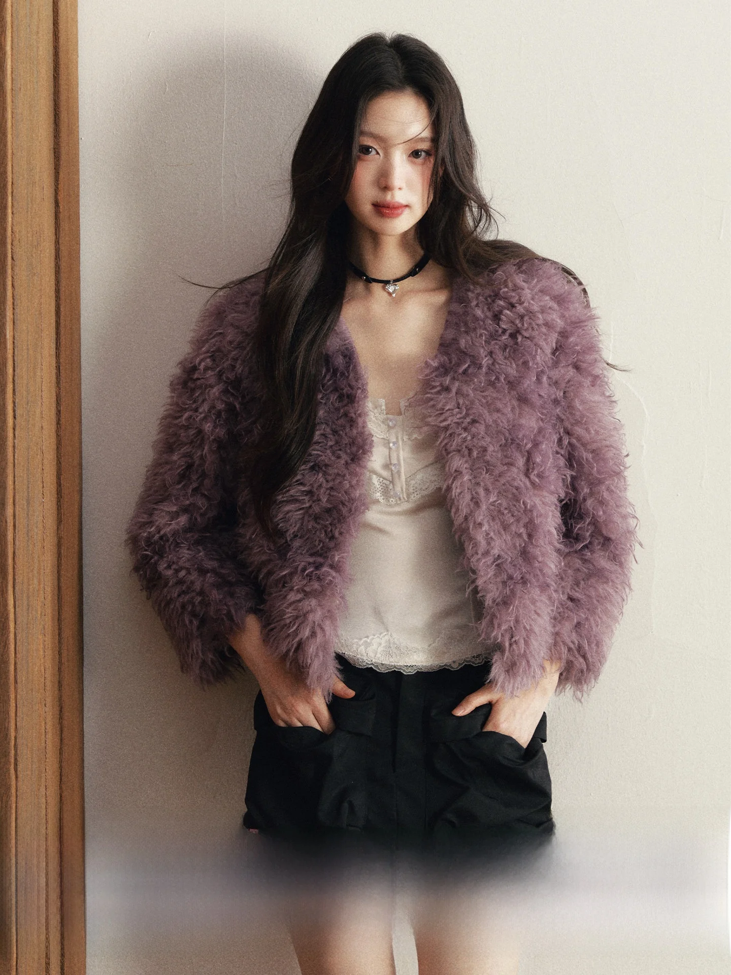 Warmth Women's Purple V-neck Faux Fur Jacket Short Coat Spring Autumn Winter Fashionable Simulation Animal Hair Outerwear
Warmth Women's Purple V-neck Faux Fur Jacket Short Coat Spring Autumn Winter Fashionable Simulation Animal Hair Outerwear