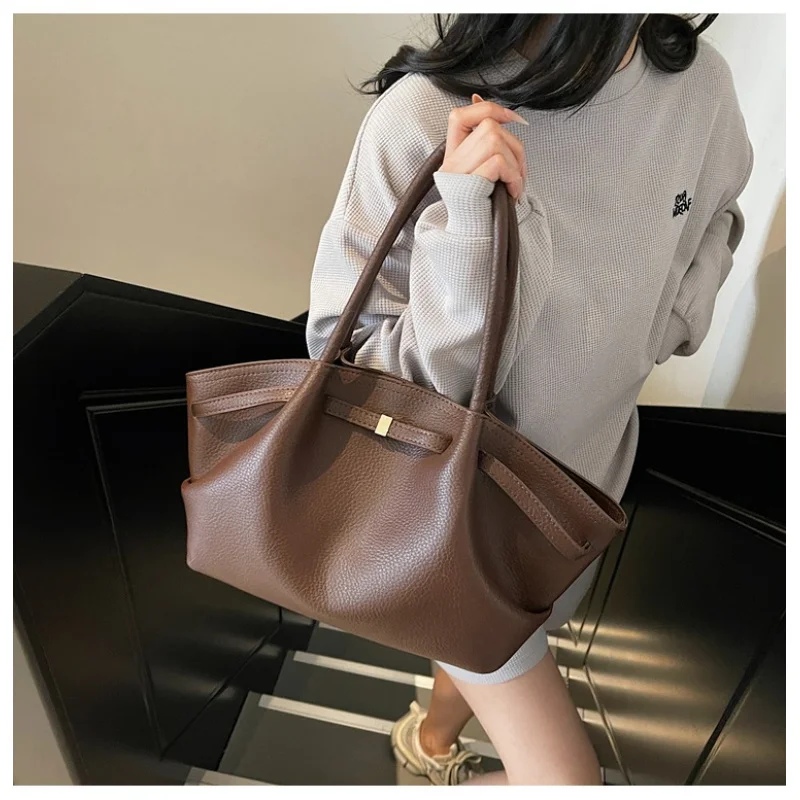 Vintage Underarm Shoulder Bags For Women Soft PU Leather Large Capacity Female Tote Bag 2025 Luxury Designer Handbags
Vintage Underarm Shoulder Bags For Women Soft PU Leather Large Capacity Female Tote Bag 2025 Luxury Designer Handbags