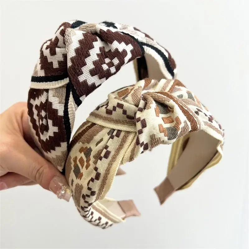 652F Bohemian Fabric Headbands Floral Embroidery Elastic Hair Accessories Wide Band
652F Bohemian Fabric Headbands Floral Embroidery Elastic Hair Accessories Wide Band
