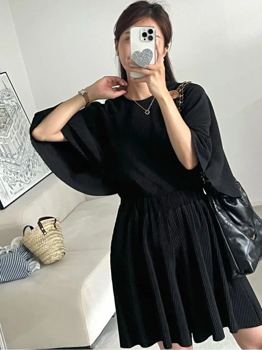 East Gate Ins Sweet Youthful Flared Sve Casual Sportswear Set round Ne mid Sve Spring 2025 Faion Ladies Suit
East Gate Ins Sweet Youthful Flared Sve Casual Sportswear Set round Ne mid Sve Spring 2025 Faion Ladies Suit