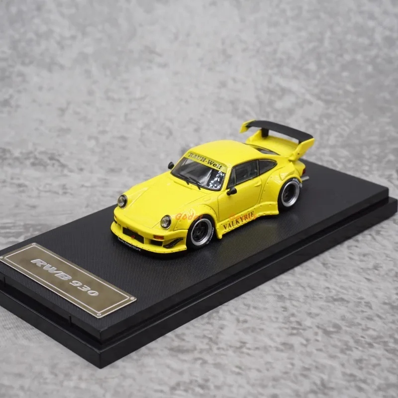 1:64 930 GT die-cast simulation alloy car model boy gift collection ornament, adult decoration.
1:64 930 GT die-cast simulation alloy car model boy gift collection ornament, adult decoration.