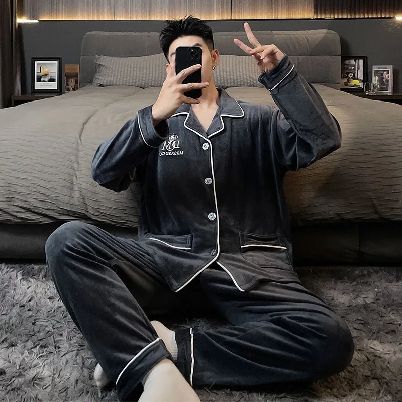 Winter Island Velvet Pajamas Set Men's Lapel Long-sleeved Cardigan Trousers Sleepwear Thick Warm Korean Home Clothes Loungewear
Winter Island Velvet Pajamas Set Men's Lapel Long-sleeved Cardigan Trousers Sleepwear Thick Warm Korean Home Clothes Loungewear