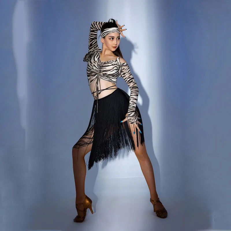New Latin Dance Sexy Off Shoulder Long Sleeve TopFashion Tassel Dress Latin Dance Practice Dress
New Latin Dance Sexy Off Shoulder Long Sleeve TopFashion Tassel Dress Latin Dance Practice Dress