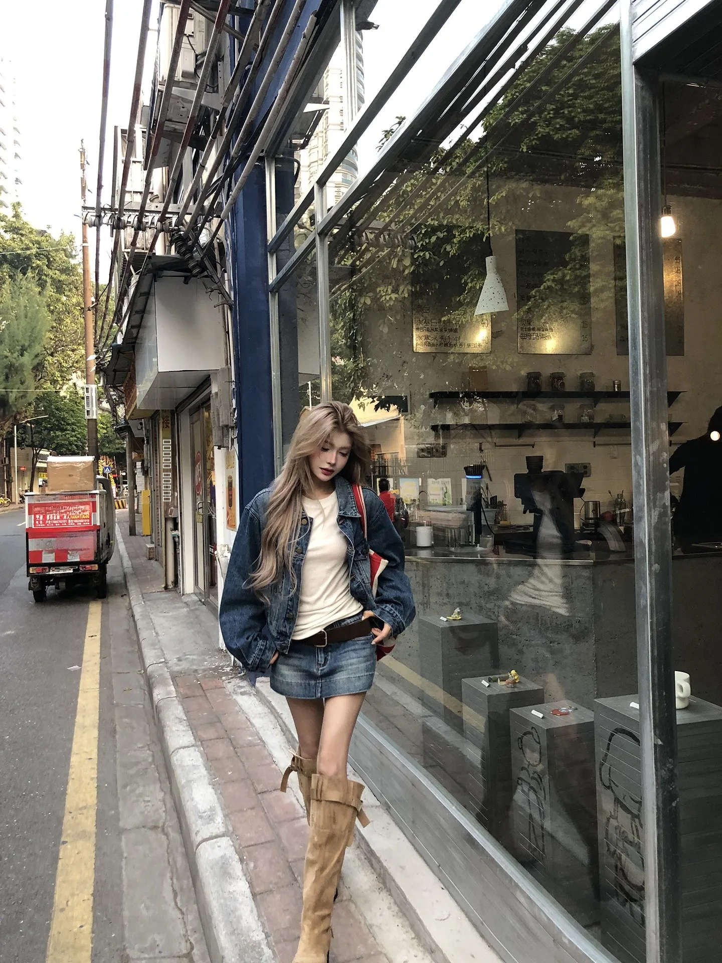 Весна 2026: Женская юбка А-силуэта из денима, юбка-карандаш, красивая повседневная модель с низкой посадкой, хлопок, полиэстер, вискоза, нейлон
Весна 2026: Женская юбка А-силуэта из денима, юбка-карандаш, красивая повседневная модель с низкой посадкой, хлопок, полиэстер, вискоза, нейлон