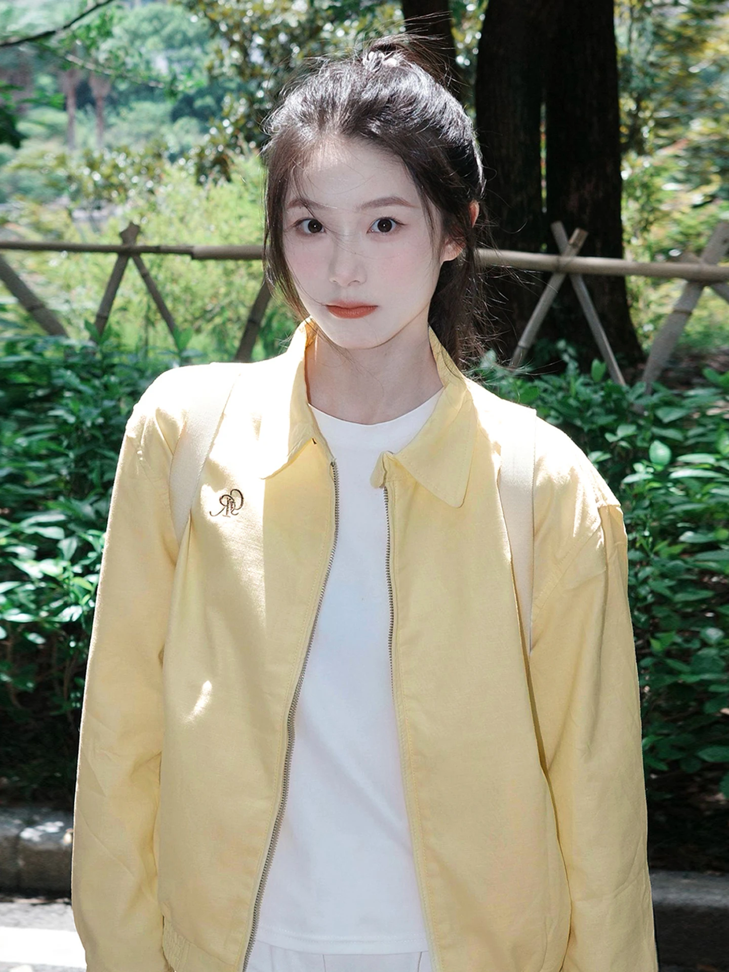 Женская корейская куртка-жакет желтого цвета из хлопка с молнией, повседневная, для ранней осени, модный топ
Женская корейская куртка-жакет желтого цвета из хлопка с молнией, повседневная, для ранней осени, модный топ