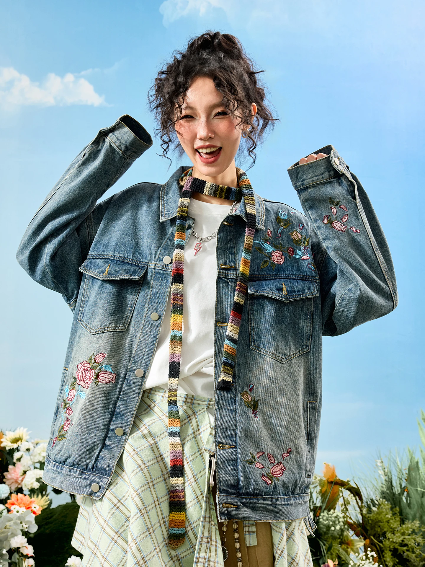 Nuthink Heavy Embroidery Rose Floral Print Denim Jaet for Women Spring Season Trendy Casual Outerwear Long Sve Cotton Blend
Nuthink Heavy Embroidery Rose Floral Print Denim Jaet for Women Spring Season Trendy Casual Outerwear Long Sve Cotton Blend