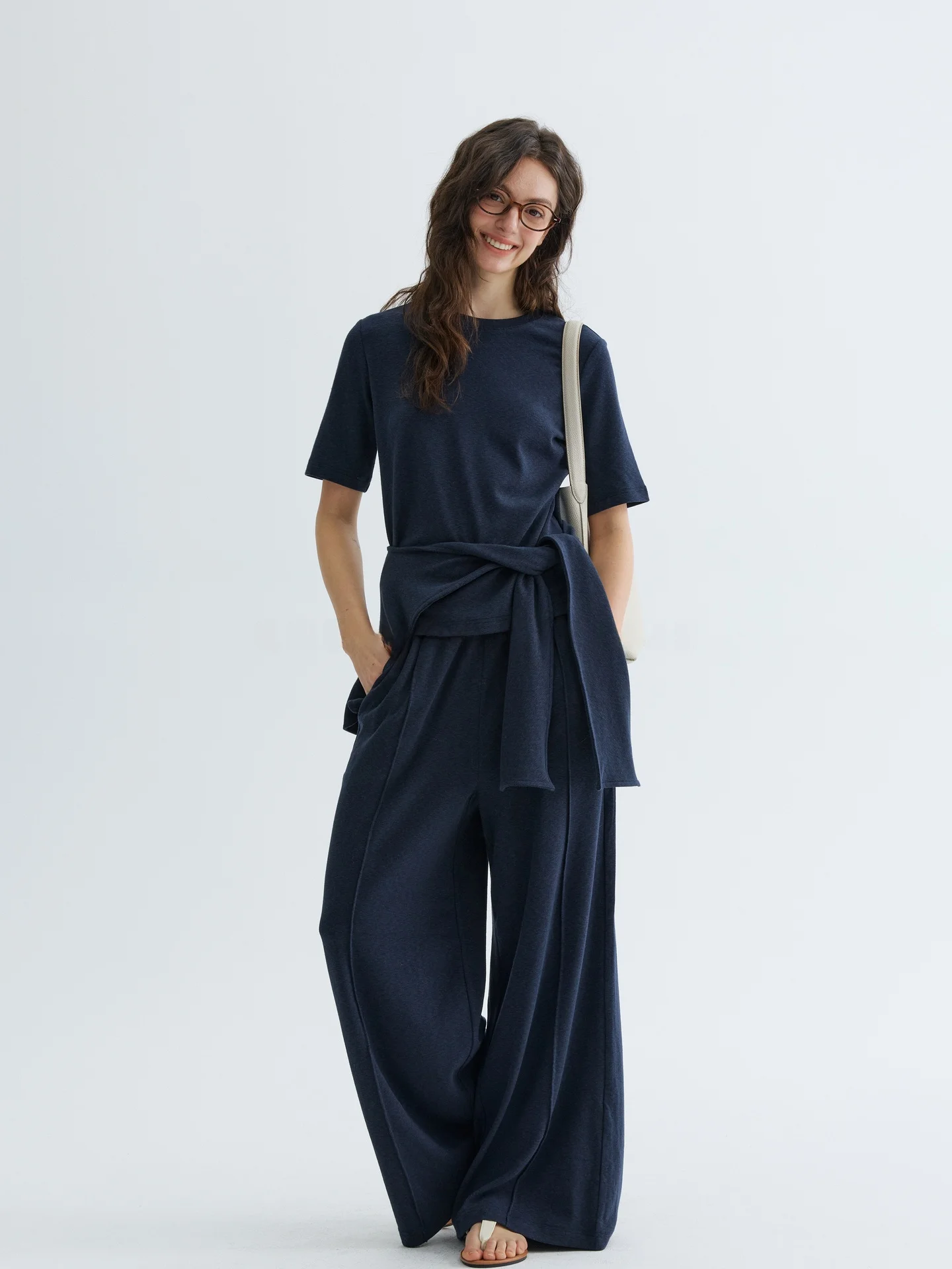 VAJE Summer Fashion Casual Women's T-Shirt Wide Leg Pants Two-Piece Set Breathable Short Sleeve round Neck Loose Fit Outfit
VAJE Summer Fashion Casual Women's T-Shirt Wide Leg Pants Two-Piece Set Breathable Short Sleeve round Neck Loose Fit Outfit