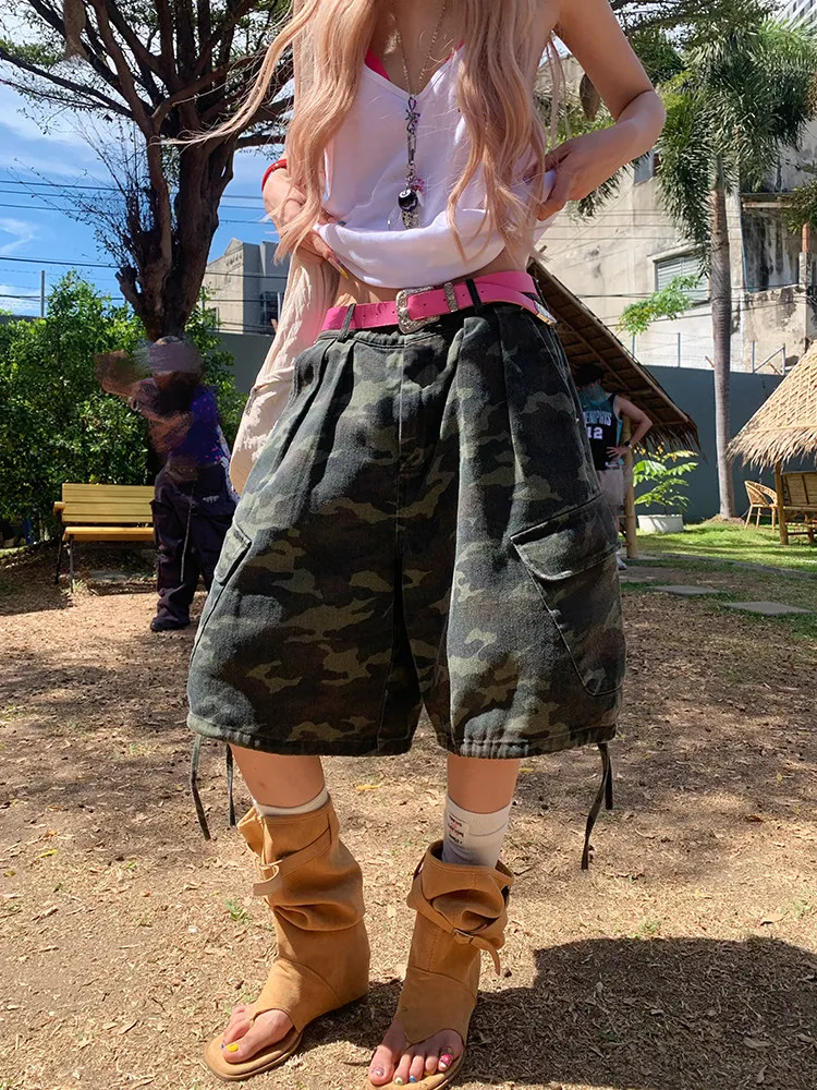 American Style Denim Vintage Curved Knife Style Distressed Pants Camouflage Work Pants Unisex Loose Straight Leg Wide Jeans
American Style Denim Vintage Curved Knife Style Distressed Pants Camouflage Work Pants Unisex Loose Straight Leg Wide Jeans