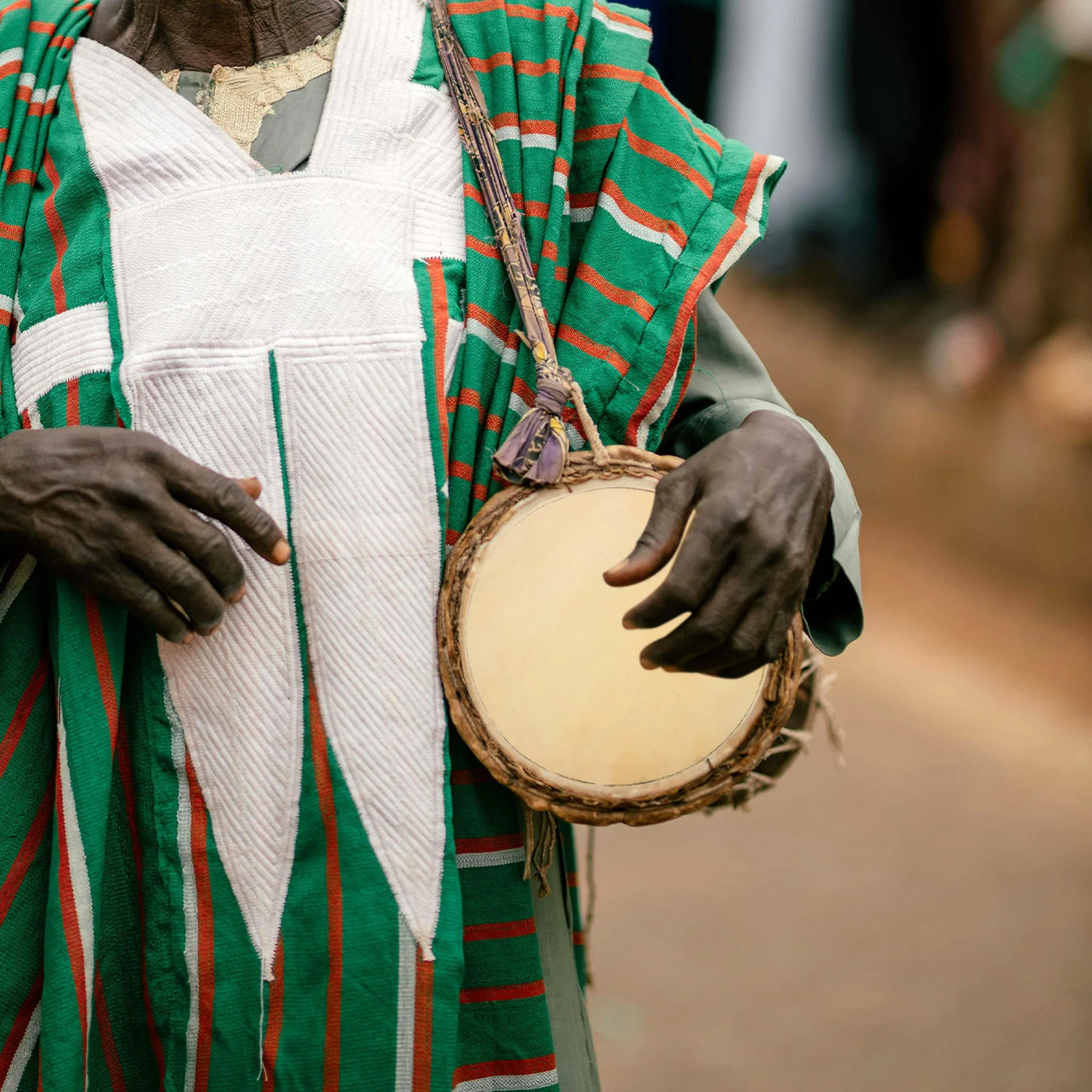 2Pcs Drum Skin Replacement for African Drums Natural Goatskin Head Enhanced Durability Pure Sound Ideal for Conga Djembe
2Pcs Drum Skin Replacement for African Drums Natural Goatskin Head Enhanced Durability Pure Sound Ideal for Conga Djembe