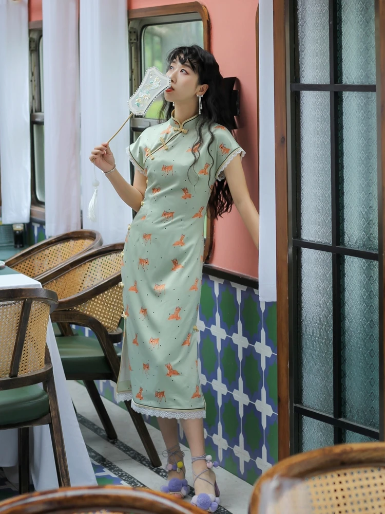 Original Nara Mountain Wind Spring Deer Print Silk Satin Retro Student Lace Floral Trim Long High Slit
Original Nara Mountain Wind Spring Deer Print Silk Satin Retro Student Lace Floral Trim Long High Slit