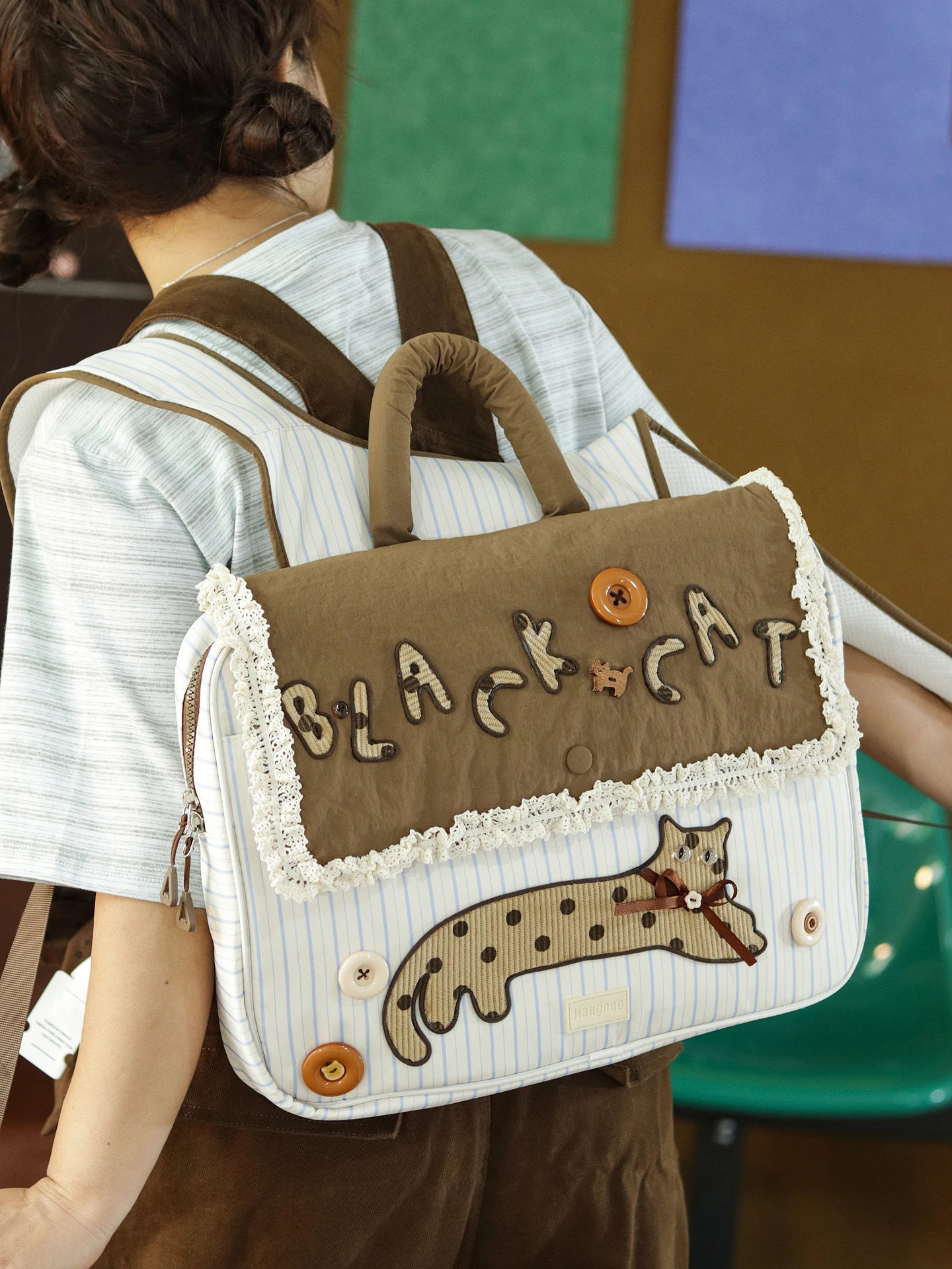 Original Design Large Capacity Commuter Backpack 15 Inch Laptop Bag Student Class Computer Bag Soft Handle Cartoon Style
Original Design Large Capacity Commuter Backpack 15 Inch Laptop Bag Student Class Computer Bag Soft Handle Cartoon Style