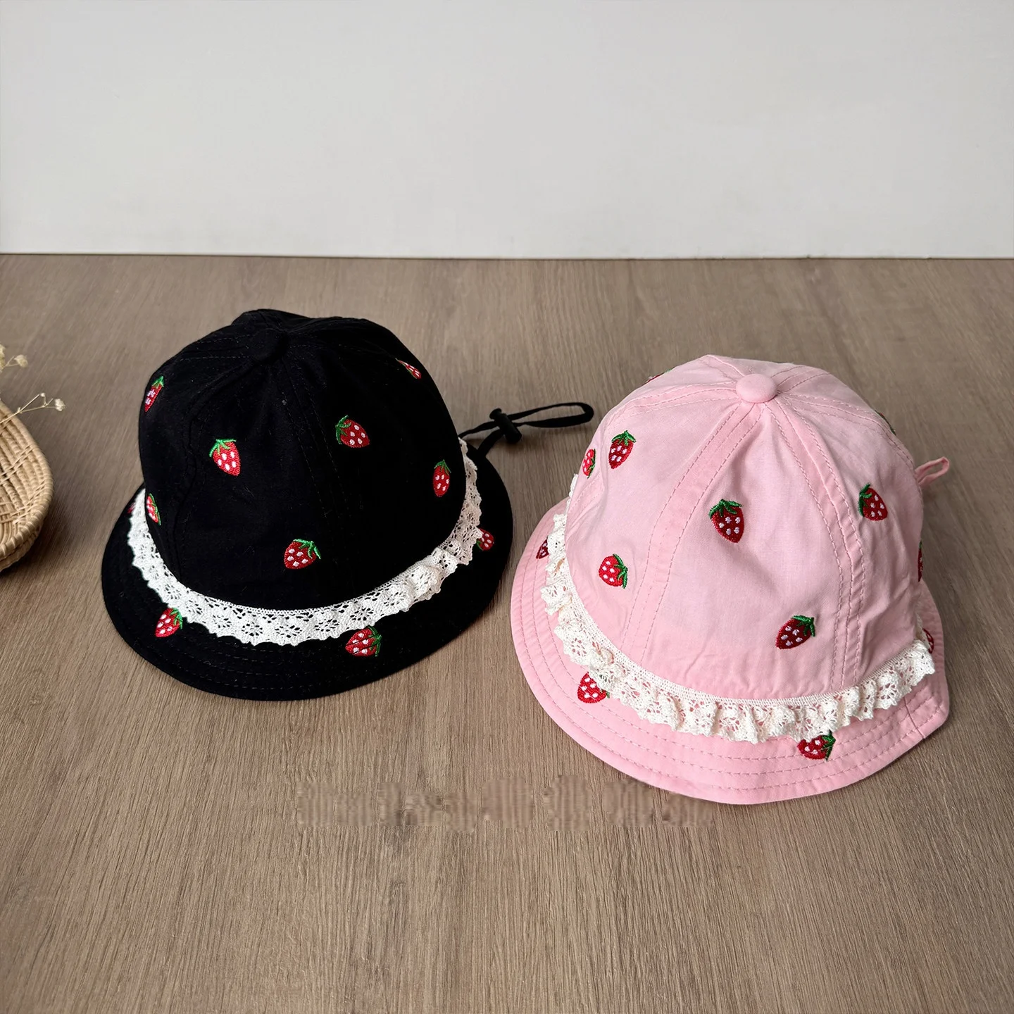 2026 Summer Thin Kids Fisherman Hat Strawberry Embroidery Lace Trim Girls Hat Solid Color Adjust Children Sun Hat
2026 Summer Thin Kids Fisherman Hat Strawberry Embroidery Lace Trim Girls Hat Solid Color Adjust Children Sun Hat