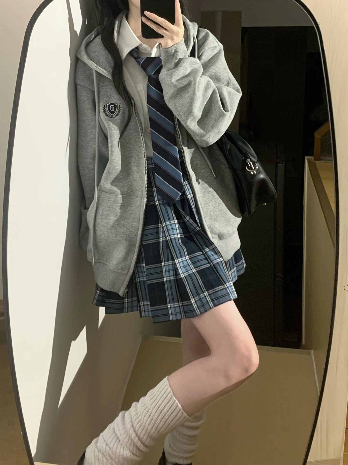 Tokyo Annual Record JK New Casual Grey Long Sleeve Hoodie Women's Loose Zipper Jacket Street Style Comfortable Cotton Blend
Tokyo Annual Record JK New Casual Grey Long Sleeve Hoodie Women's Loose Zipper Jacket Street Style Comfortable Cotton Blend