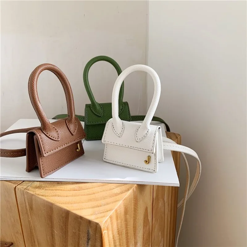 High-End Niche Crossbody Bag with Unique Style - Trendy Exquisite Design for Girls' Sweet Casual Retro Daily Outfits Use
High-End Niche Crossbody Bag with Unique Style - Trendy Exquisite Design for Girls' Sweet Casual Retro Daily Outfits Use