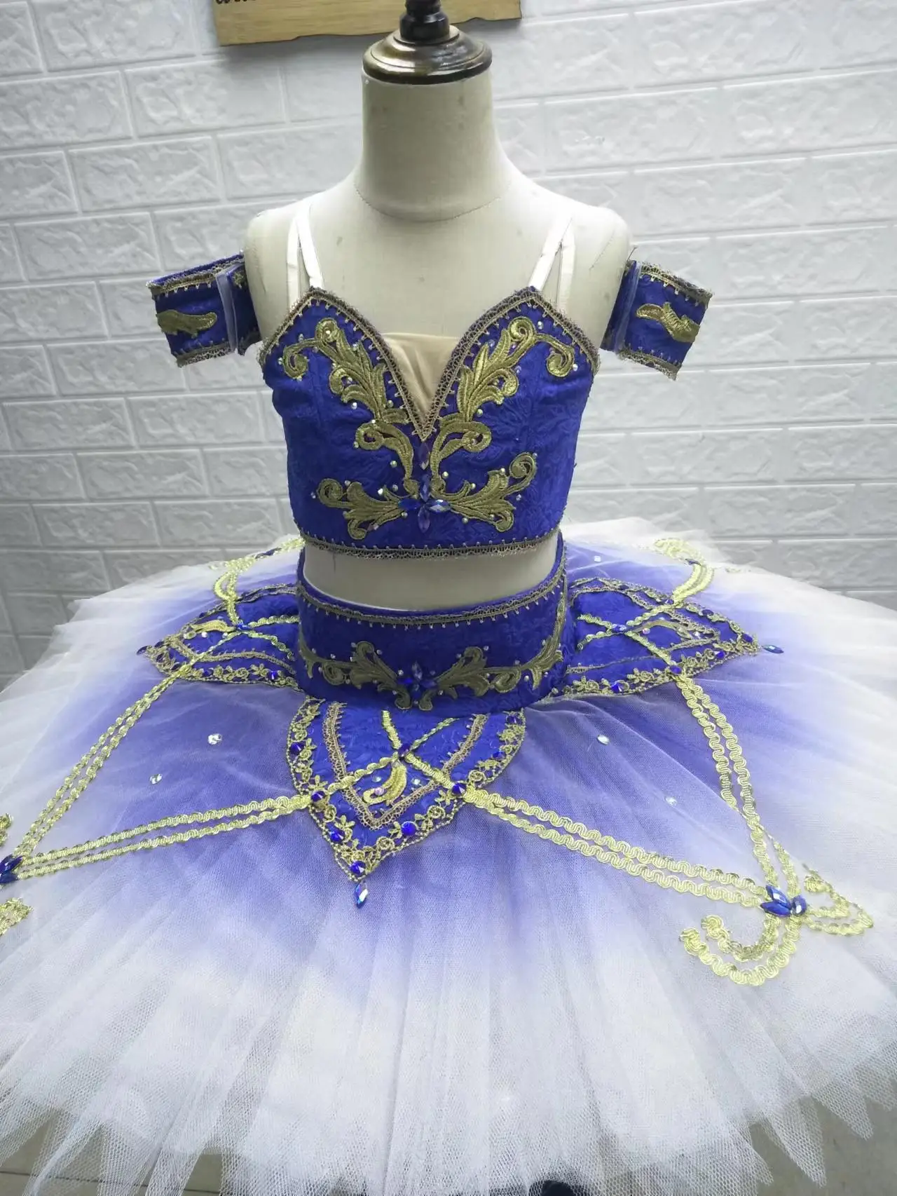 Ballet skirt dance dance costumes for women dress tulle skirt adult Ballet costumes
Ballet skirt dance dance costumes for women dress tulle skirt adult Ballet costumes