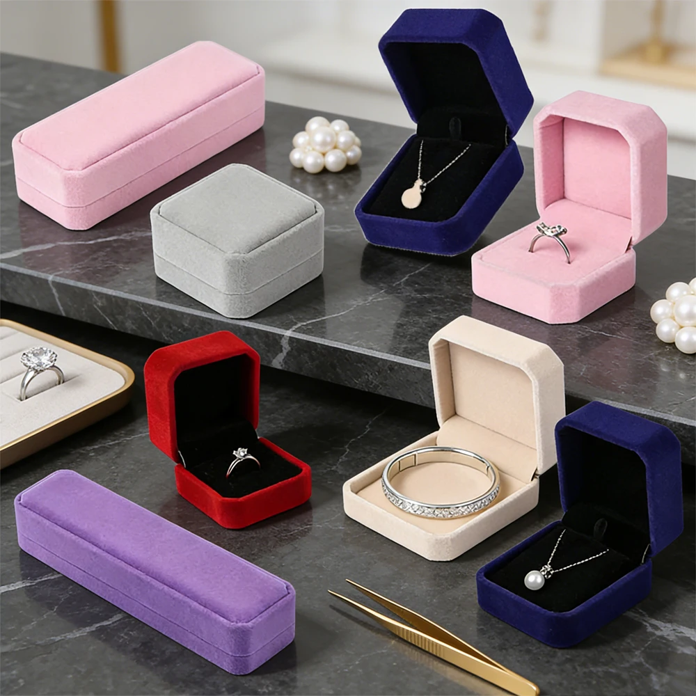 1pcs Velvet Jewelry Box, Portable Storage Case for Rings Earrings Bracelets, Elegant Gift Packaging,Jewelry Display Box
1pcs Velvet Jewelry Box, Portable Storage Case for Rings Earrings Bracelets, Elegant Gift Packaging,Jewelry Display Box
