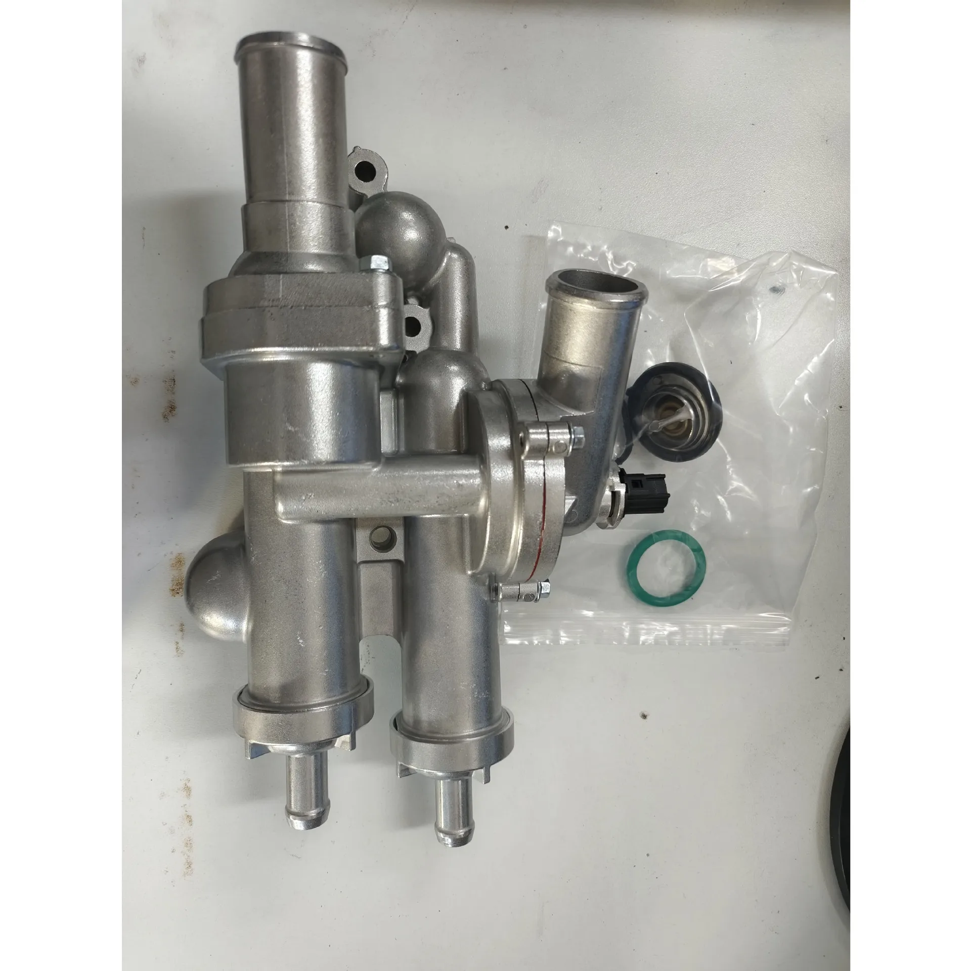 68003582AB 902-319 Thermostat THERMOSTAT HOUSING 68003582AA
68003582AB 902-319 Thermostat THERMOSTAT HOUSING 68003582AA